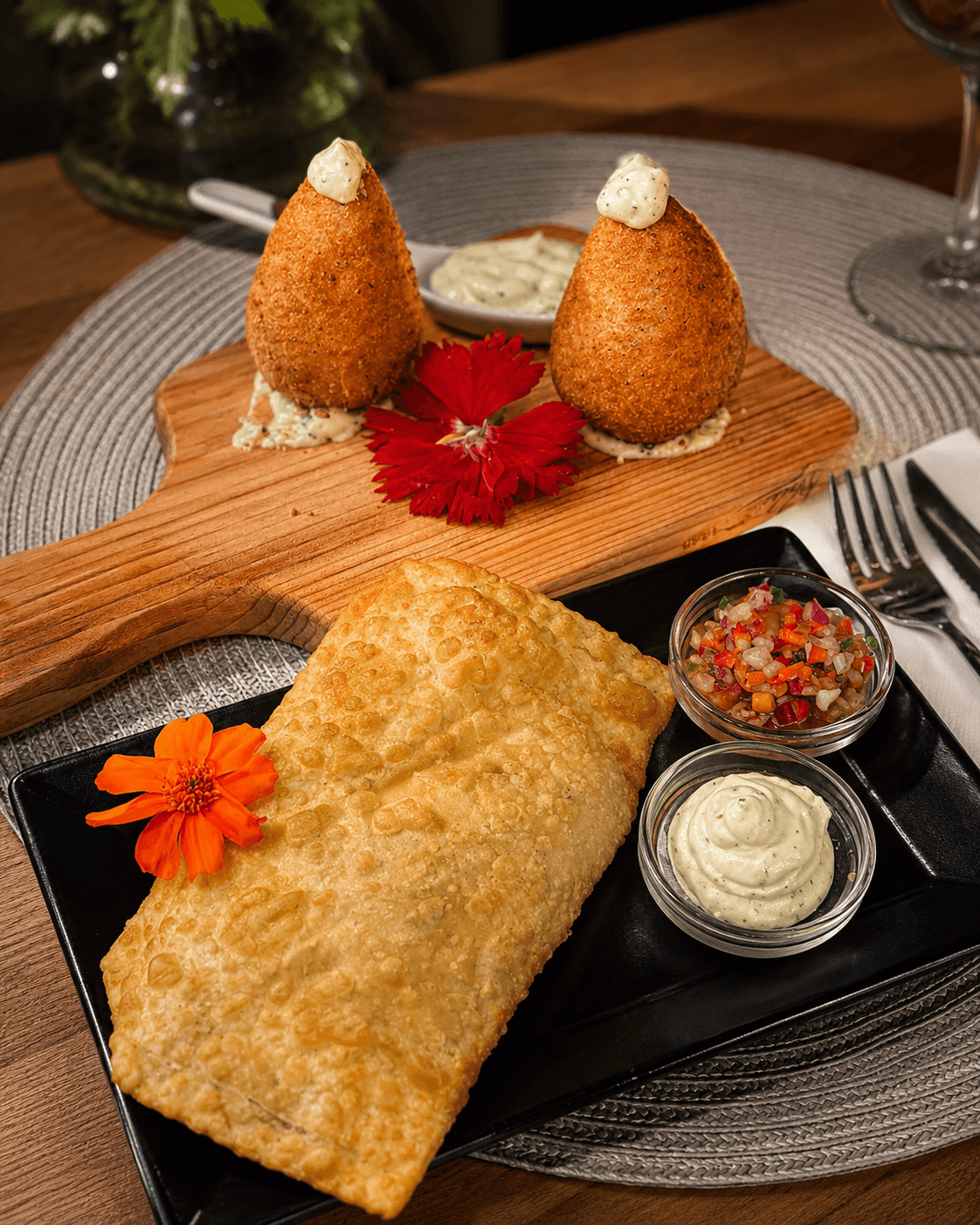 Coxinhas e pastéis brasileiros da Araucária Petiscaria, Montijo